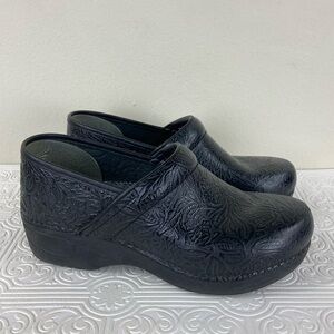 Dansko XP 2.0 Black Floral Patterned Women's Nursing Healthcare Comfort Clogs